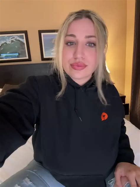 Newest miamellycious Cam videos, Archives and Private .